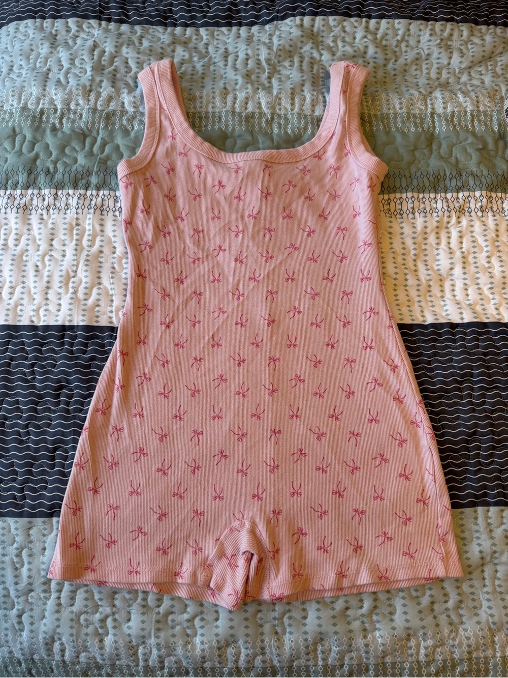 Scoop-Neck Pink Bow-Print Ribbed Sleeveless Romper